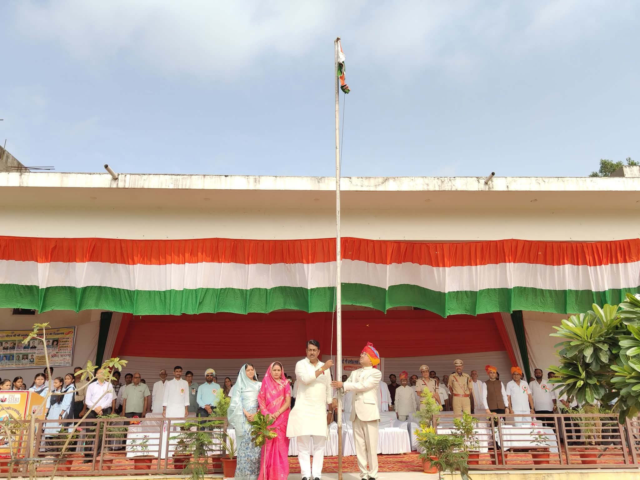 लालसोट में धूमधाम से मनाया गया स्वतंत्रता दिवस, 54 जनों का सम्मान