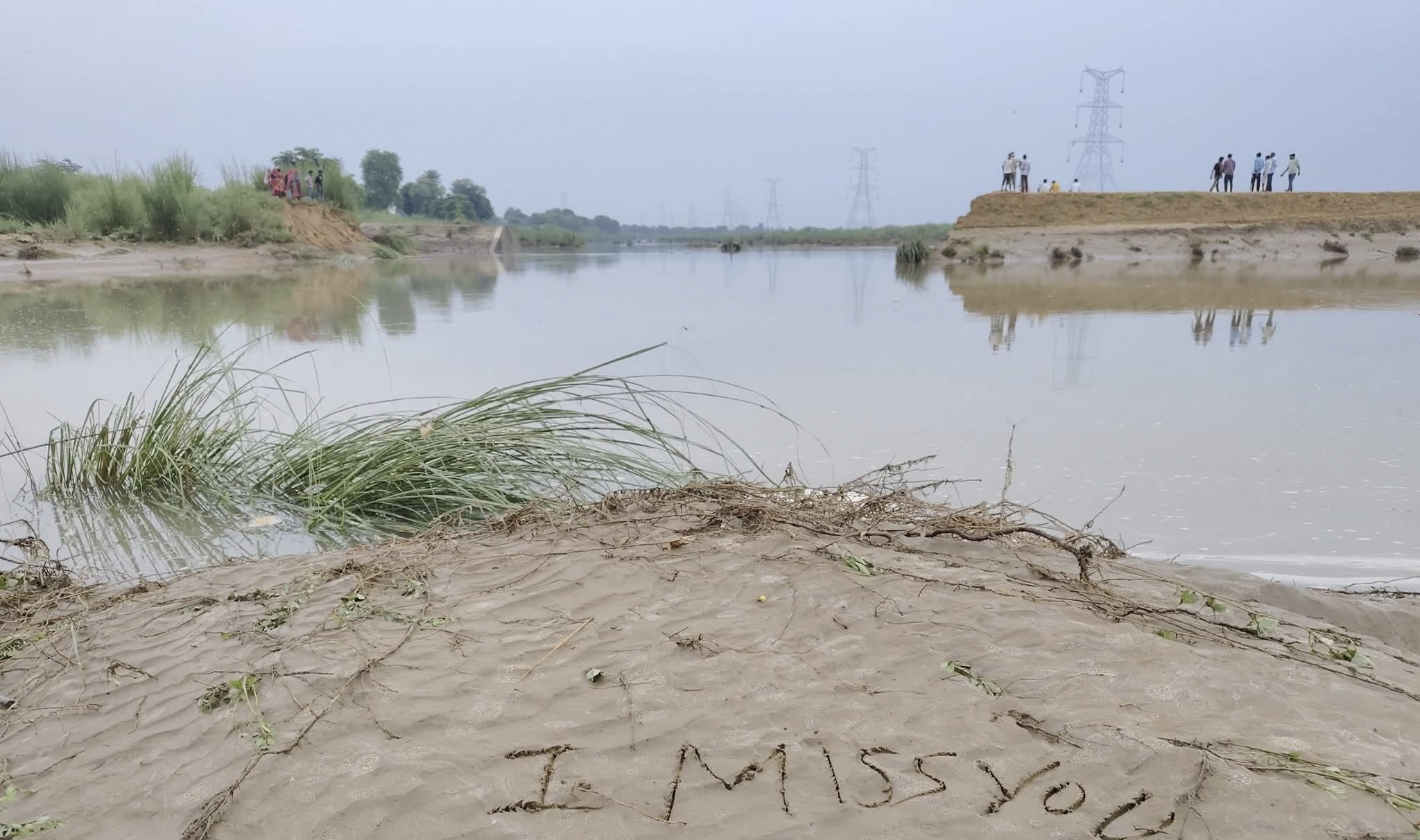 सिंगपुरा में किसानों की मेहनत पर फिर पानी फिरा